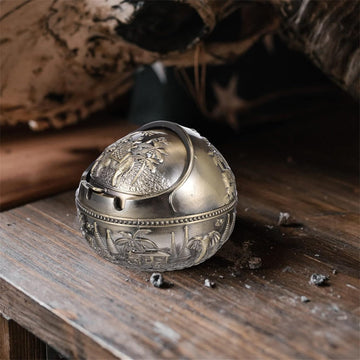 Retro Metal Round Cigarette Ashtray with Lid – Windproof & Stylish